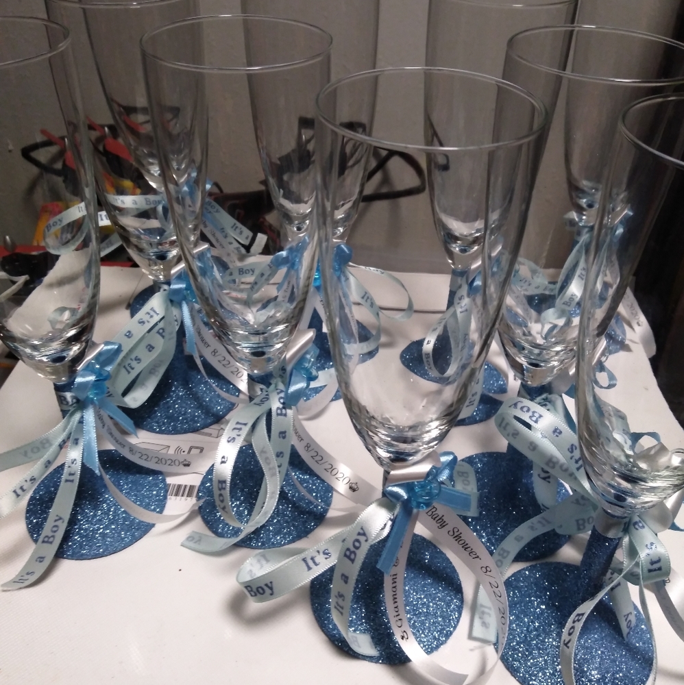 Custom-made event wine glasses and keepsakes